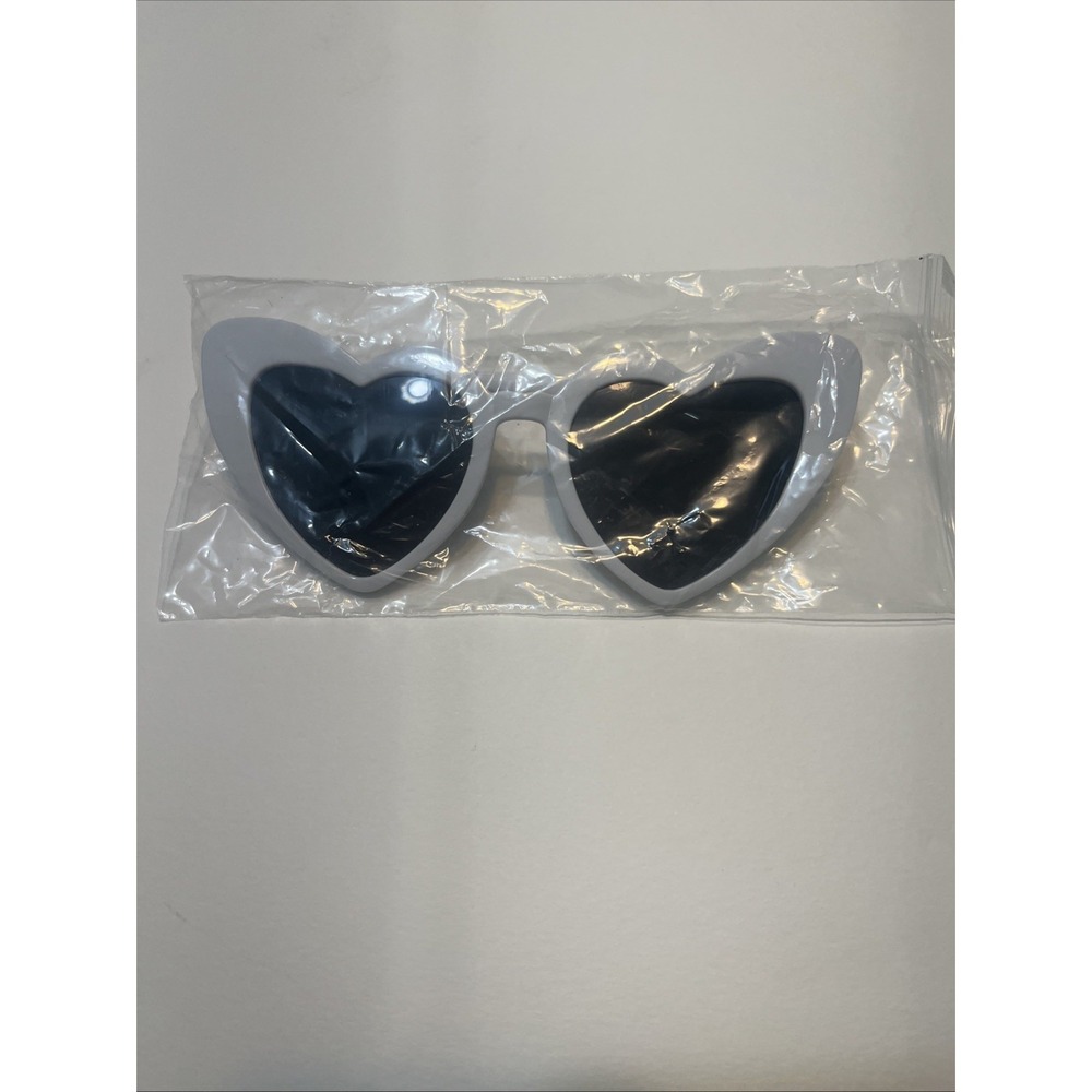 Retro White Heart Cat Eye Sunglasses Plastic‎ Frame Women's New In Bag